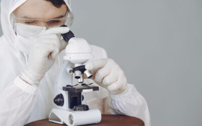 Más Allá de lo Visible: Cómo el Microscopio Transformó la Medicina, la Biología y la Educación